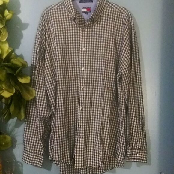 Tommy Hilfiger plaid button down - Picture 1 of 7